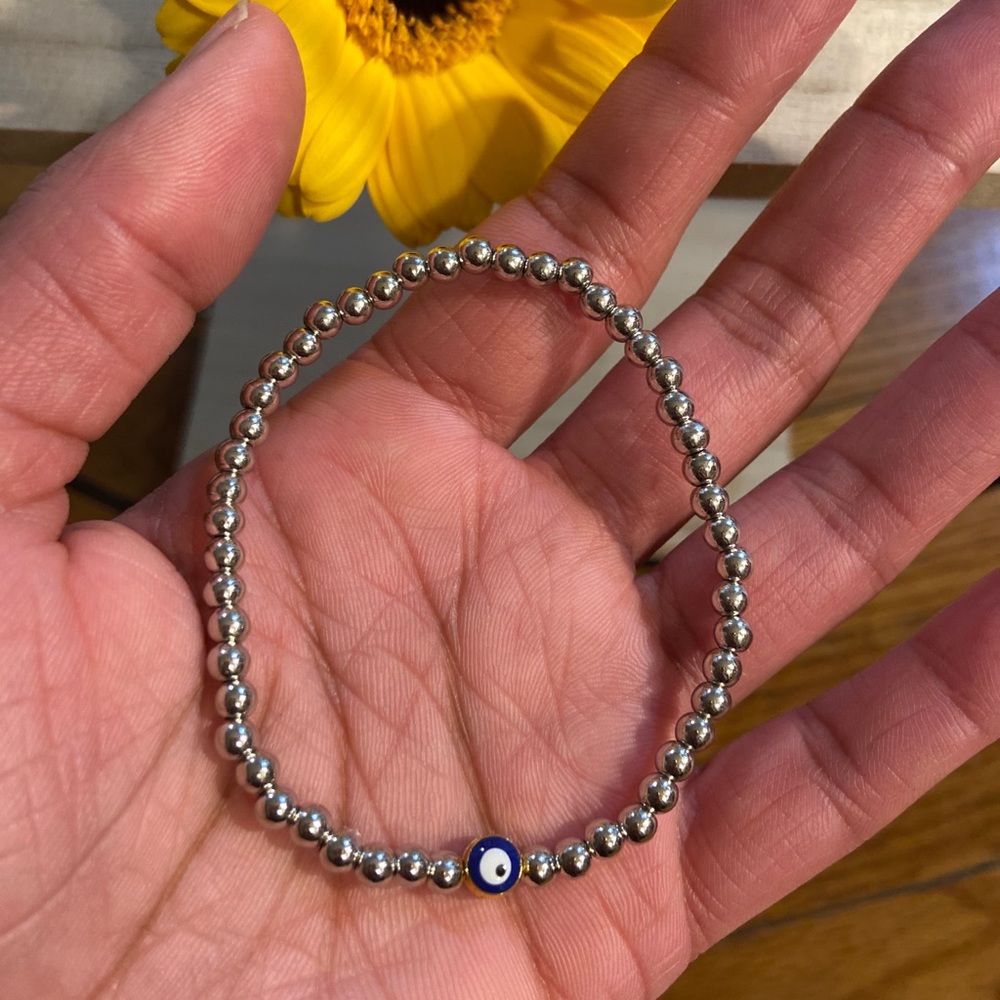 Handmade Evil Eye Silver Bead Bracelet